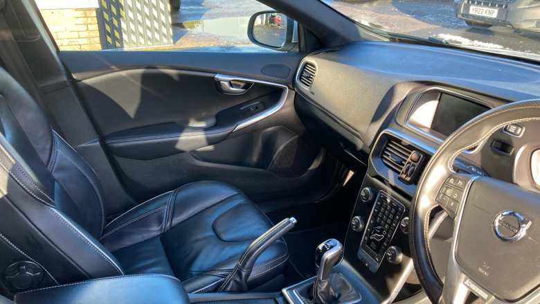 Volvo V40 T3 [152] R DESIGN Pro 5dr Petrol Hatchback